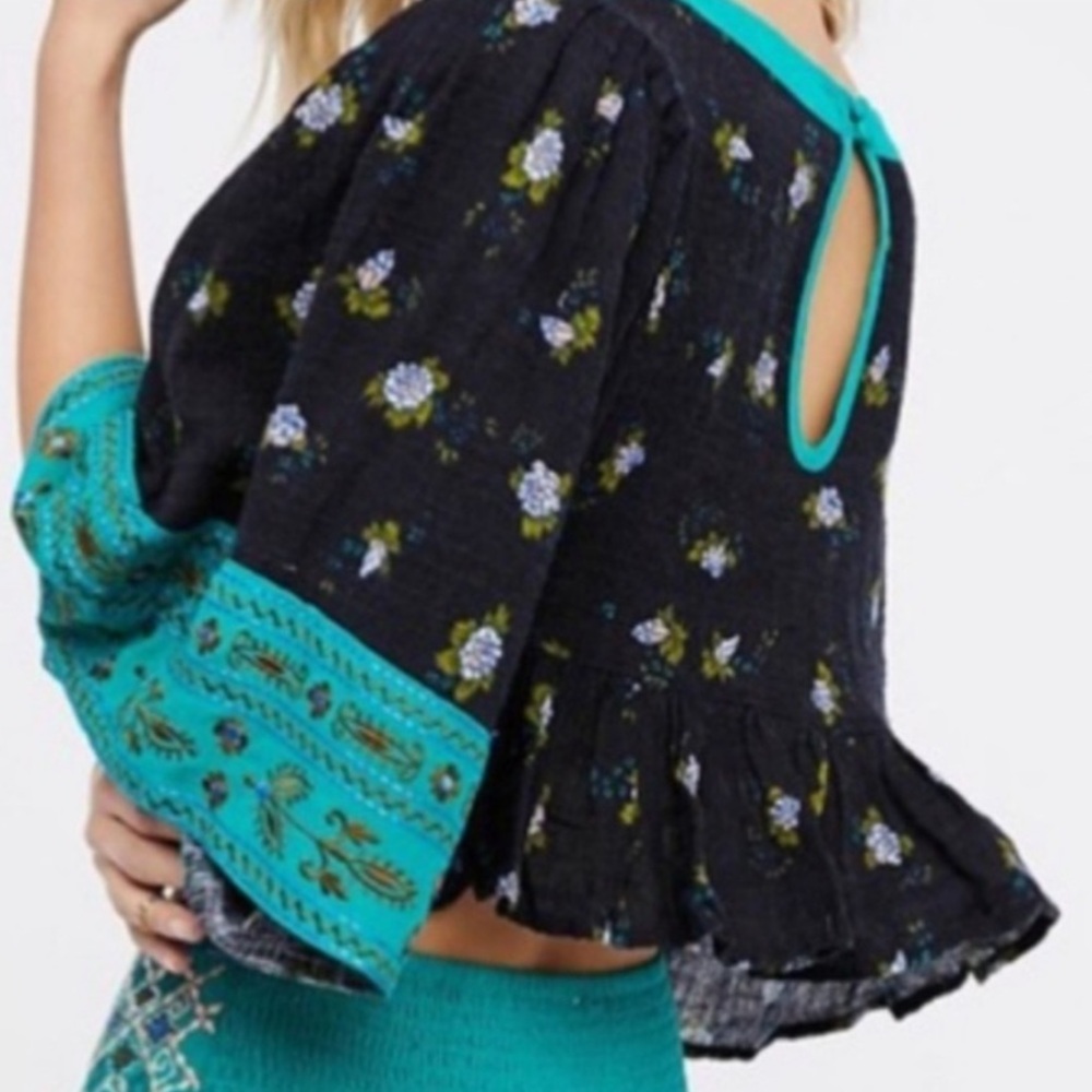 FREE PEOPLE SEMI CROPPED EMBROIDERED XS BLOUSE NEW - Picture 3 of 13